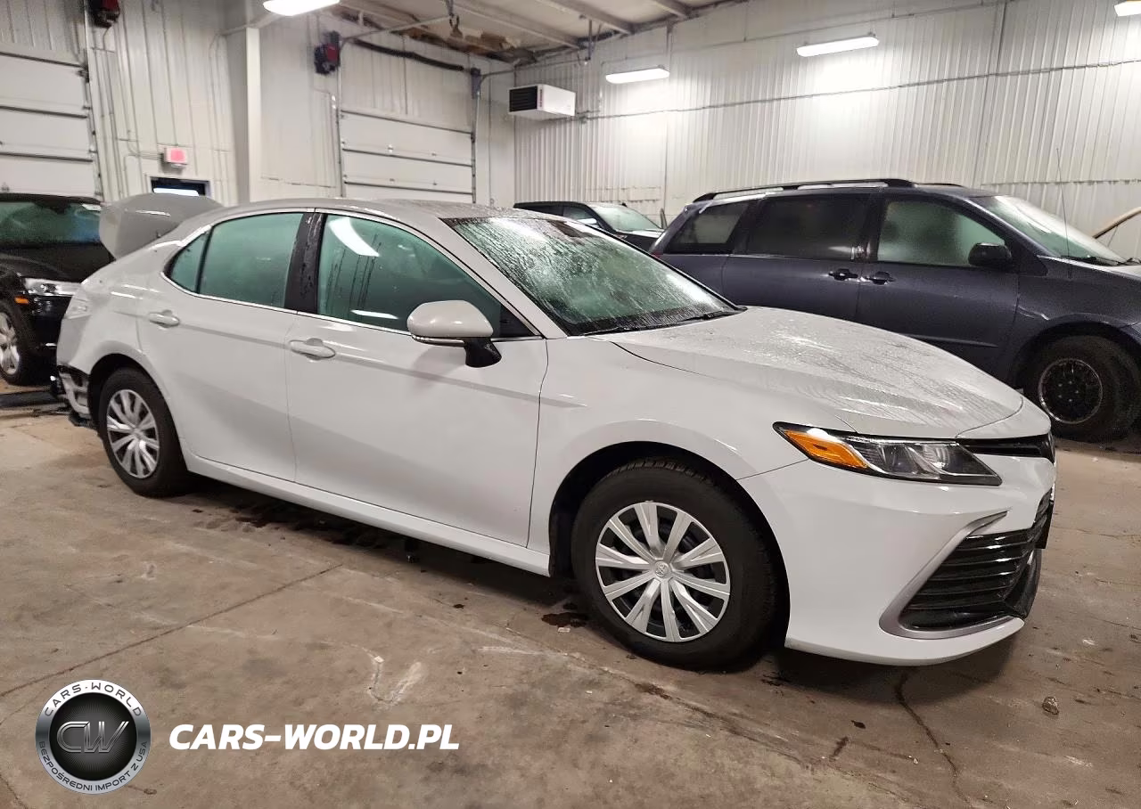2024 Toyota Camry Le VIN:4T1C31AKXRU075509 - 4