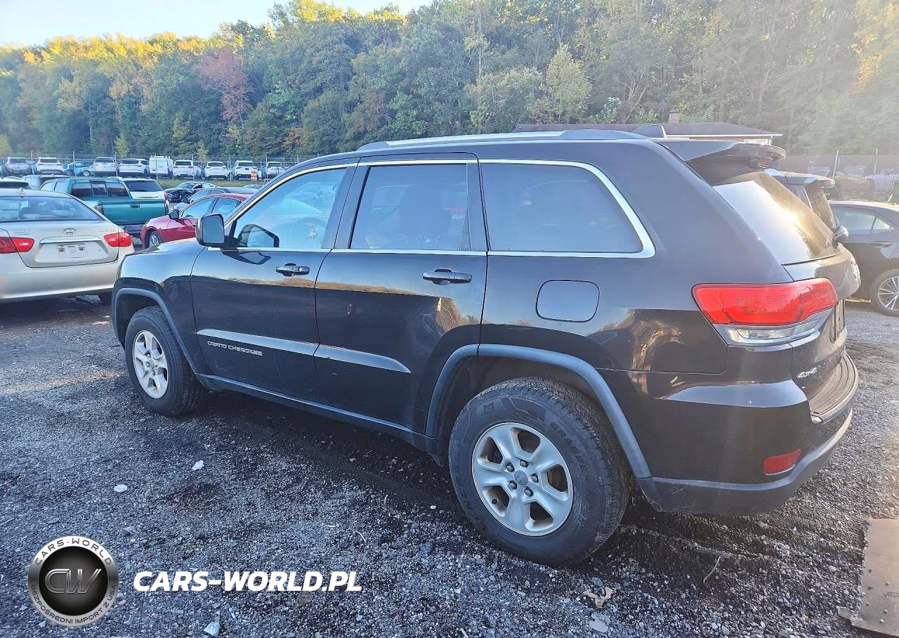 2015 Jeep Grand Cherokee Laredo VIN:1C4RJFAG0FC660811 - 2