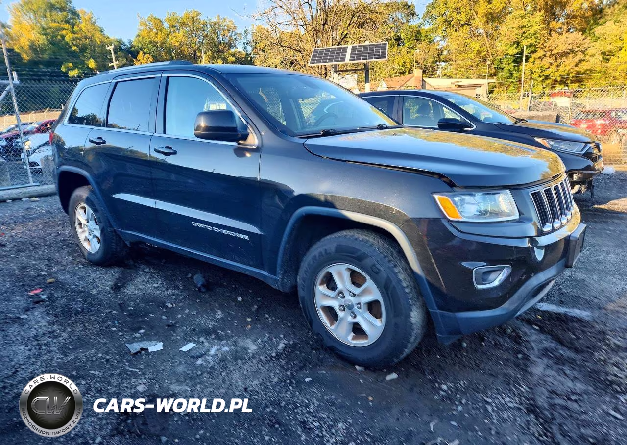 2015 Jeep Grand Cherokee Laredo VIN:1C4RJFAG0FC660811 - 4
