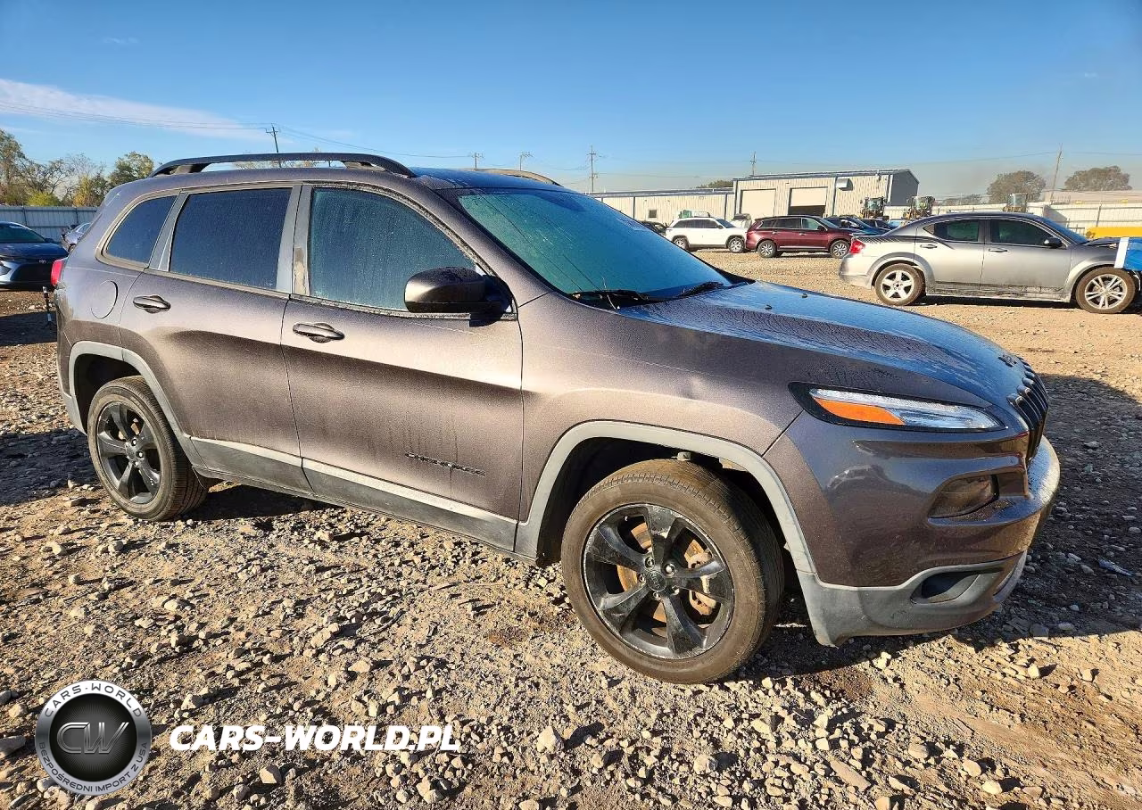2018 Jeep Cherokee Latitude VIN:1C4PJLCB0JD542445 - 4