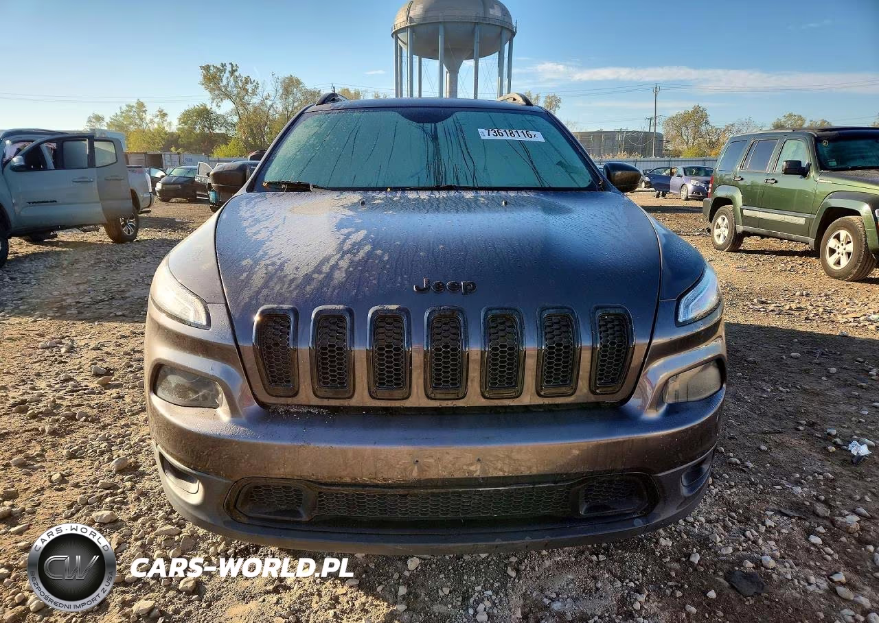 2018 Jeep Cherokee Latitude VIN:1C4PJLCB0JD542445 - 5