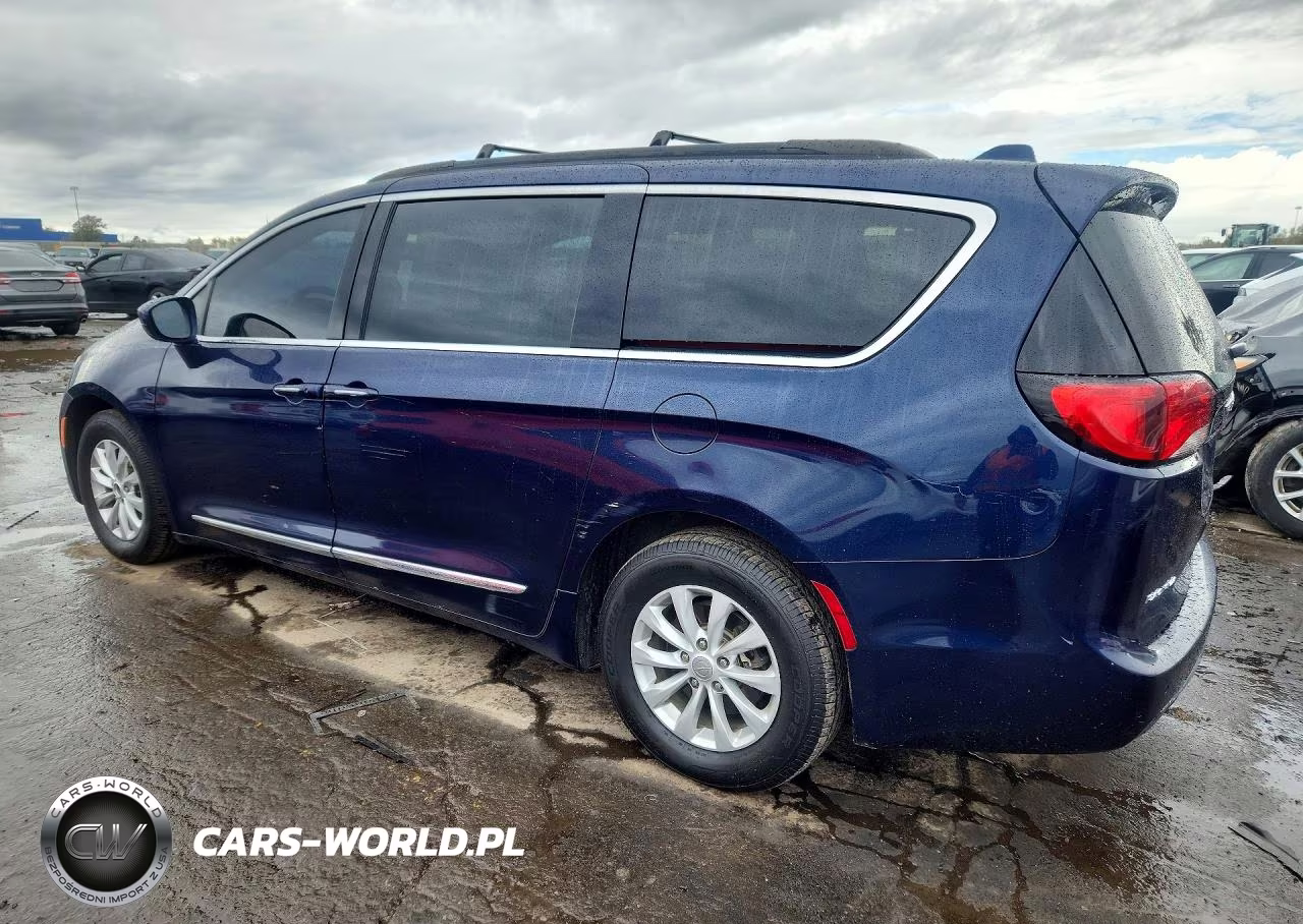 2017 Chrysler Pacifica Touring L VIN:2C4RC1BGXHR688542 - 2