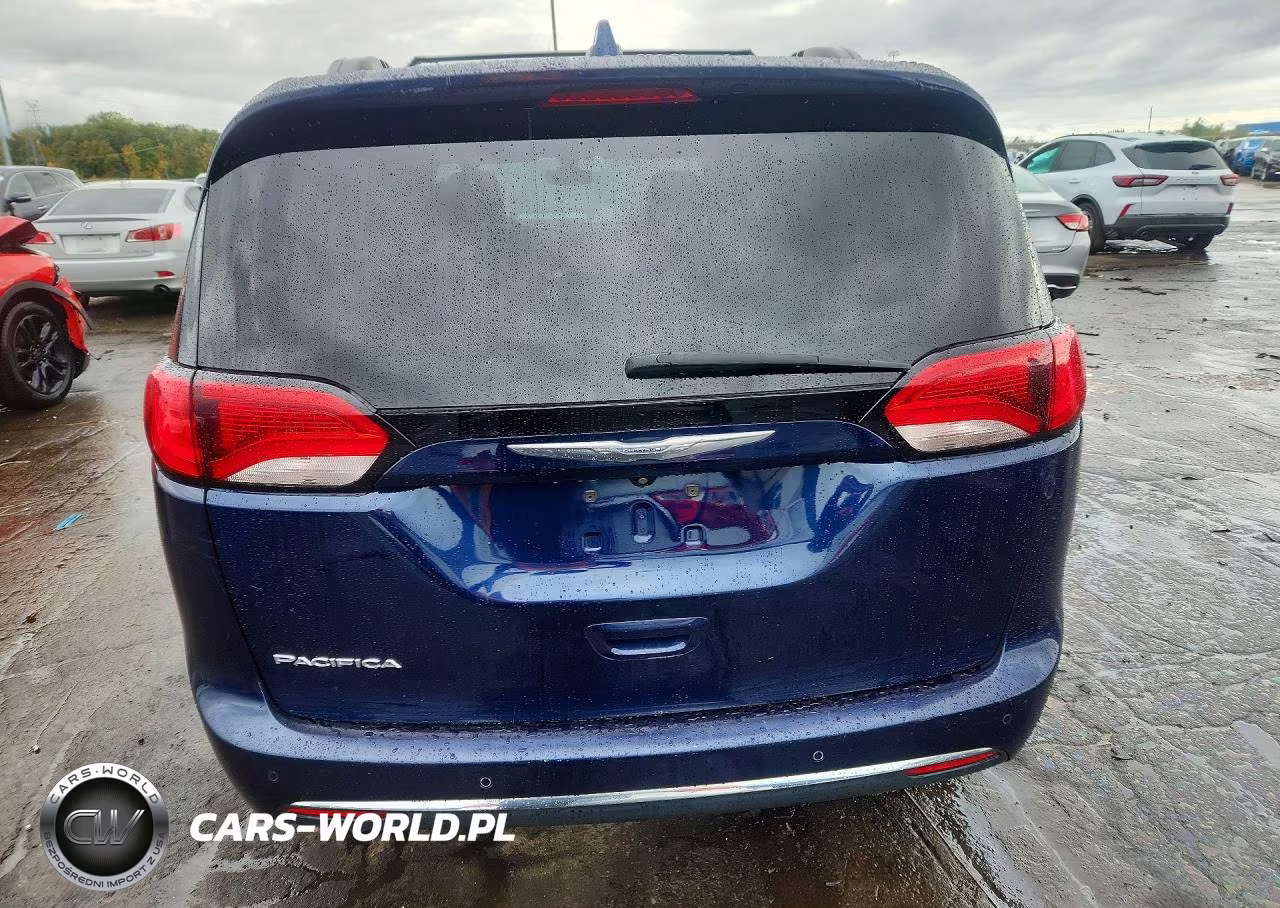 2017 Chrysler Pacifica Touring L VIN:2C4RC1BGXHR688542 - 6