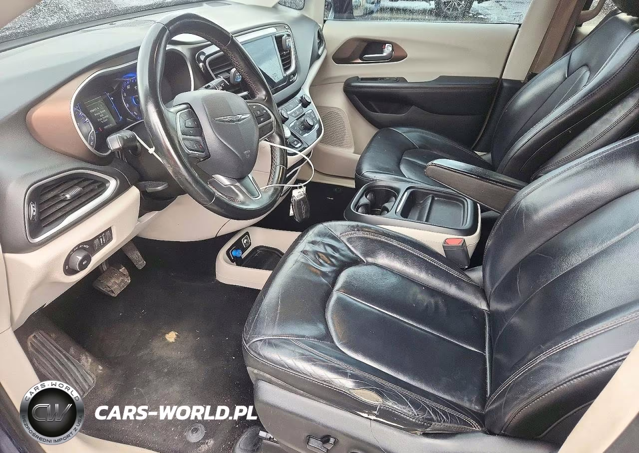 2017 Chrysler Pacifica Touring L VIN:2C4RC1BGXHR688542 - 7