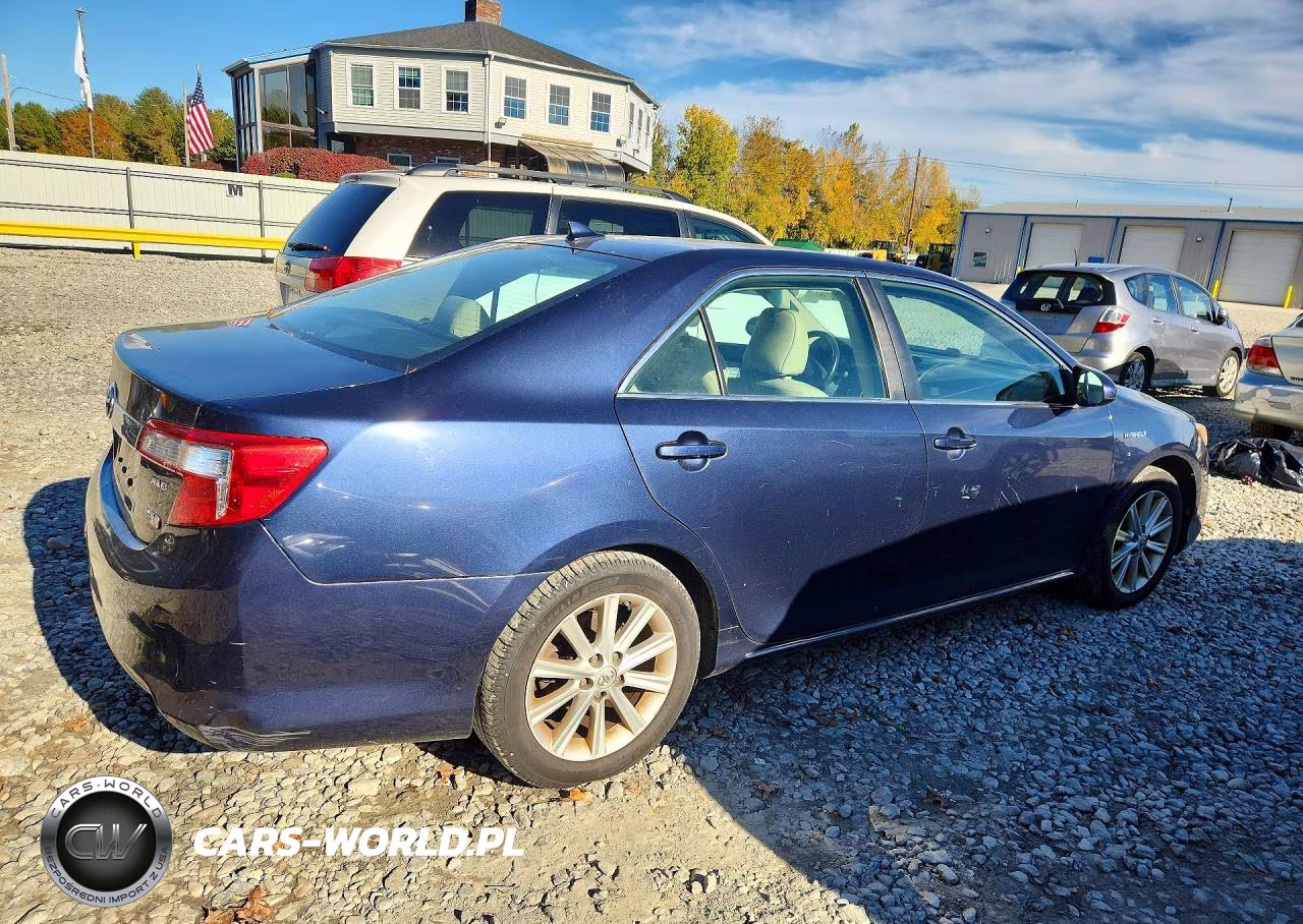2014 Toyota Camry Hybrid Xle VIN:4T1BD1FK8EU123827 - 3