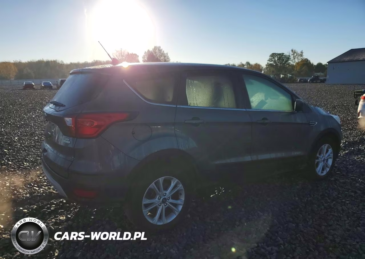 2019 Ford Escape Se VIN:1FMCU0GD1KUA40105 - 3