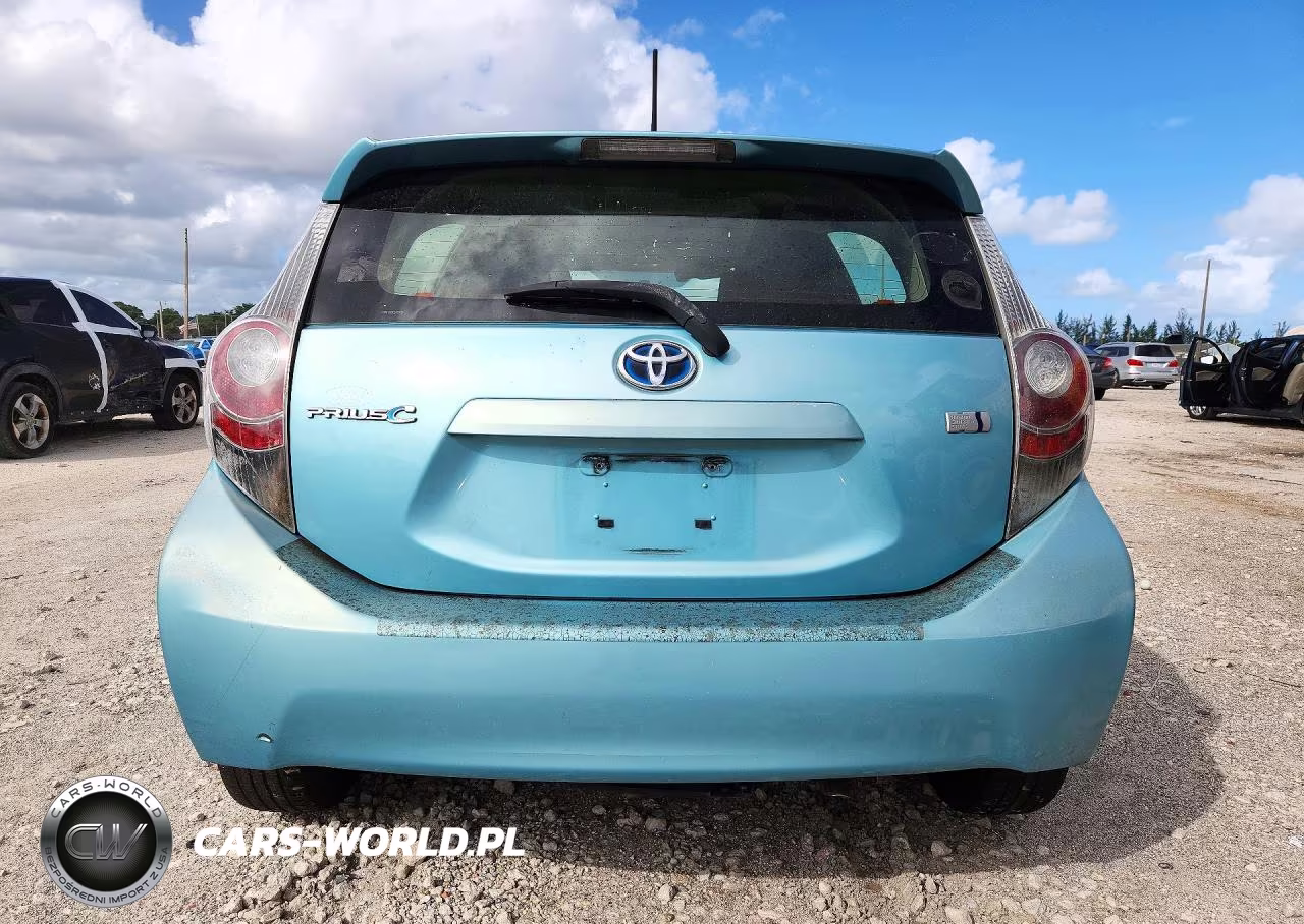 2014 Toyota Prius C One VIN:JTDKDTB32E1060708 - 6