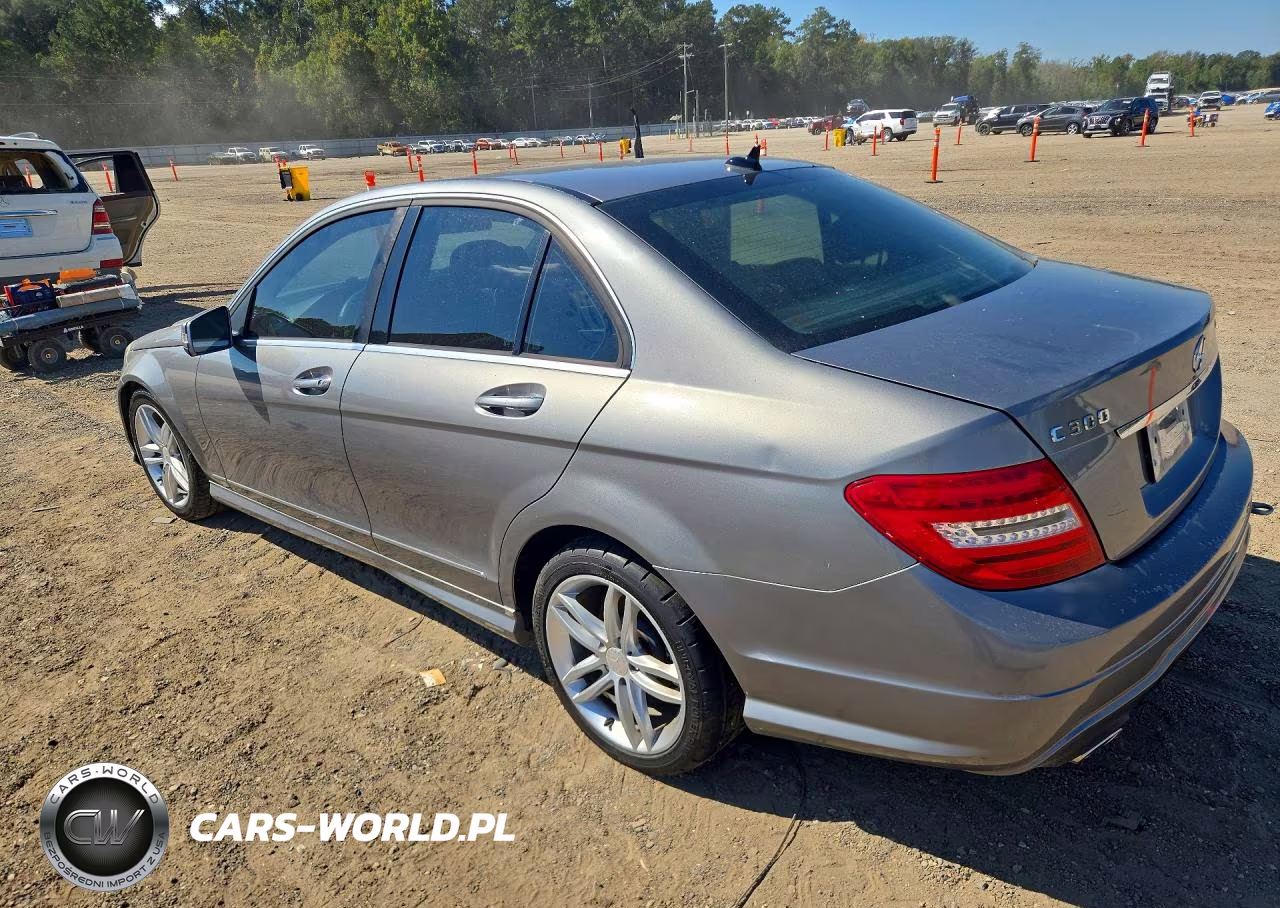 2012 Mercedes-Benz C 300 4Matic VIN:WDDGF8BB9CR212671 - 2
