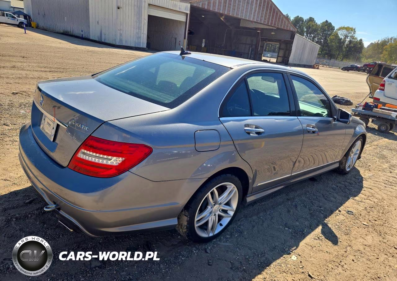 2012 Mercedes-Benz C 300 4Matic VIN:WDDGF8BB9CR212671 - 3