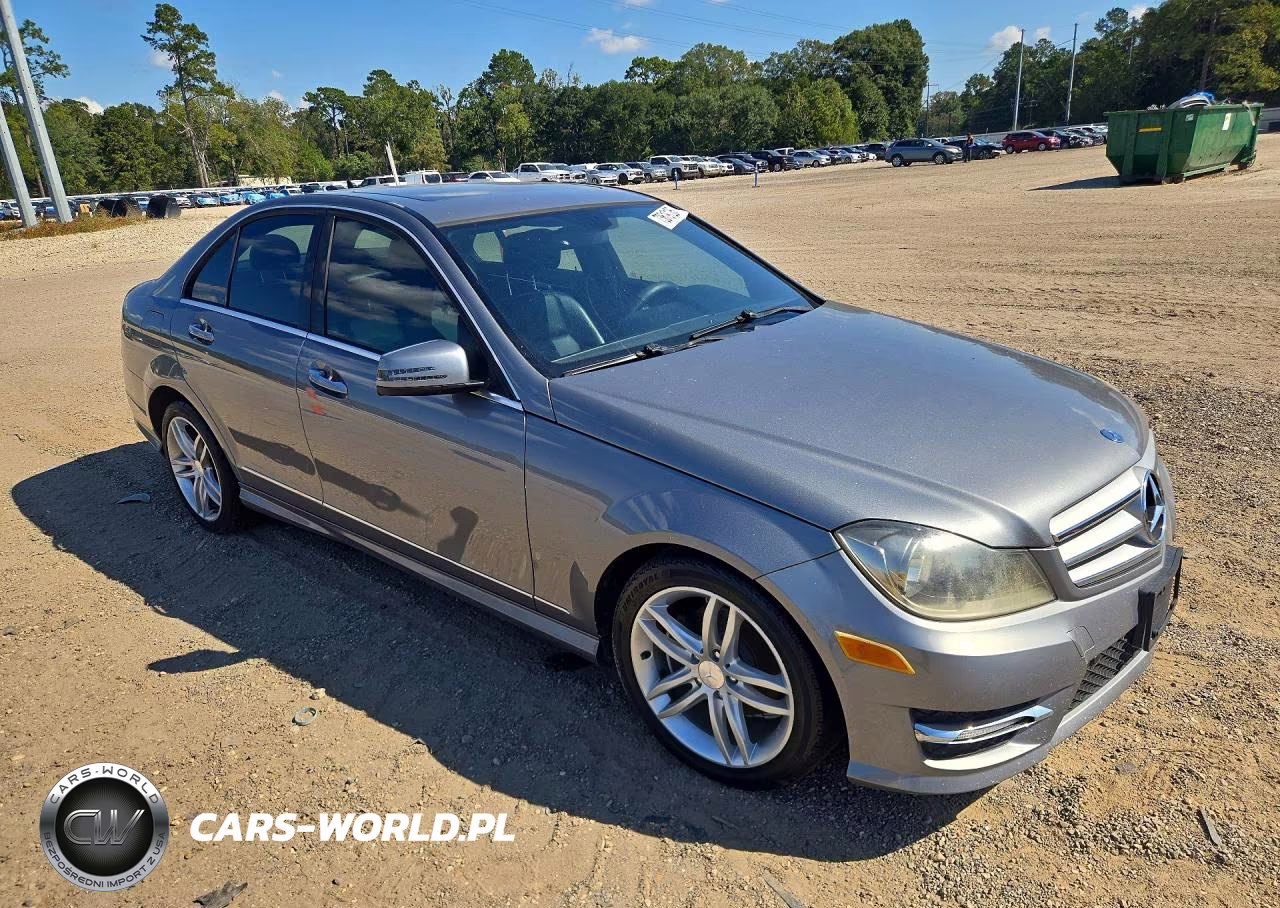 2012 Mercedes-Benz C 300 4Matic VIN:WDDGF8BB9CR212671 - 4