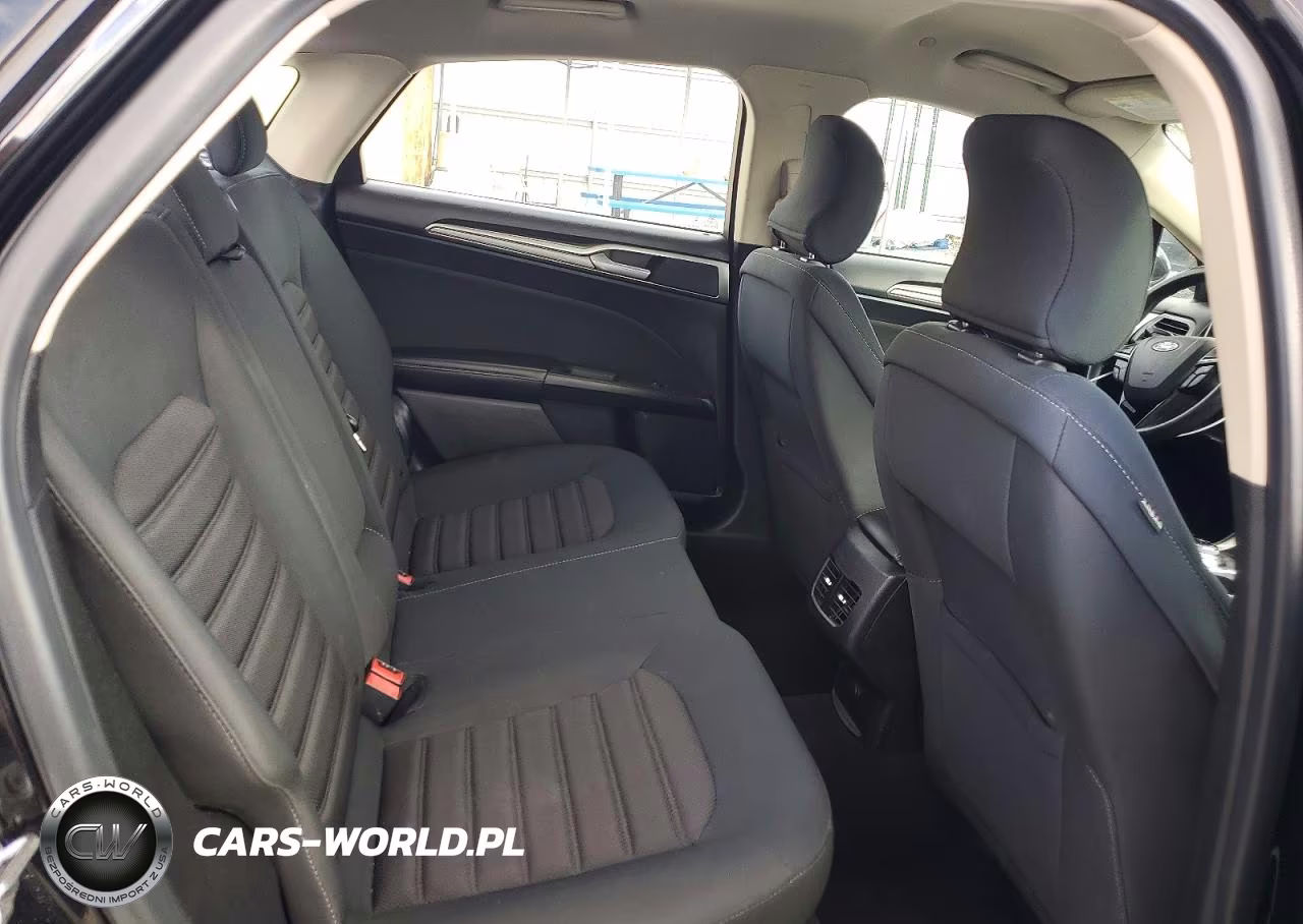 2019 Ford Fusion Se VIN:3FA6P0LU2KR207745 - 10