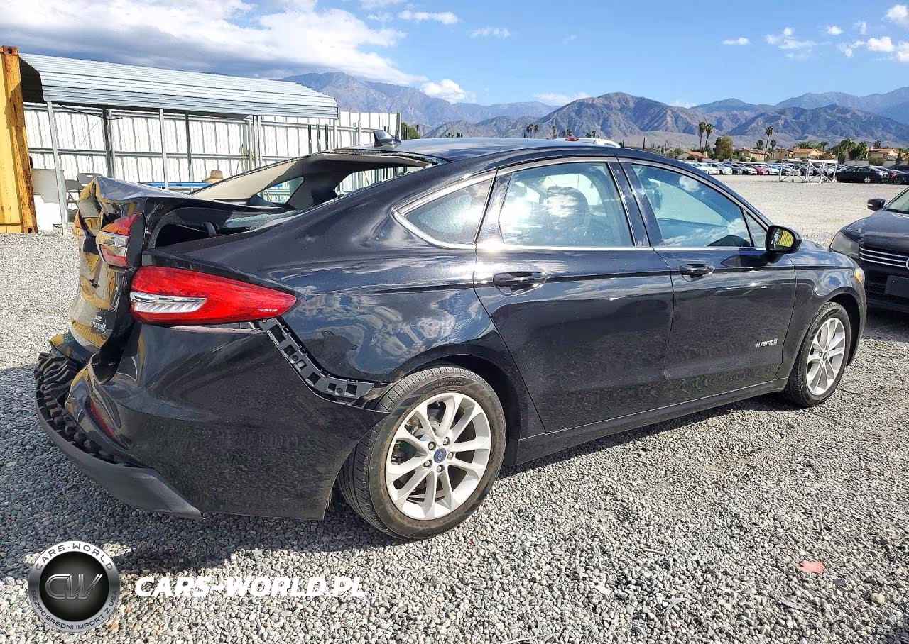 2019 Ford Fusion Se VIN:3FA6P0LU2KR207745 - 3