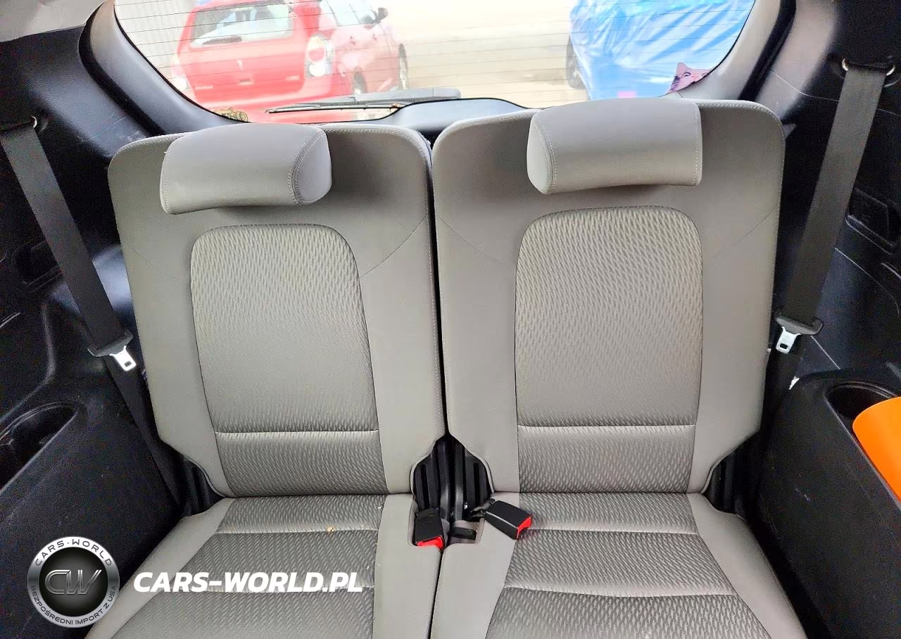 2017 Hyundai Santa Fe Se VIN:KM8SMDHF8HU231404 - 10