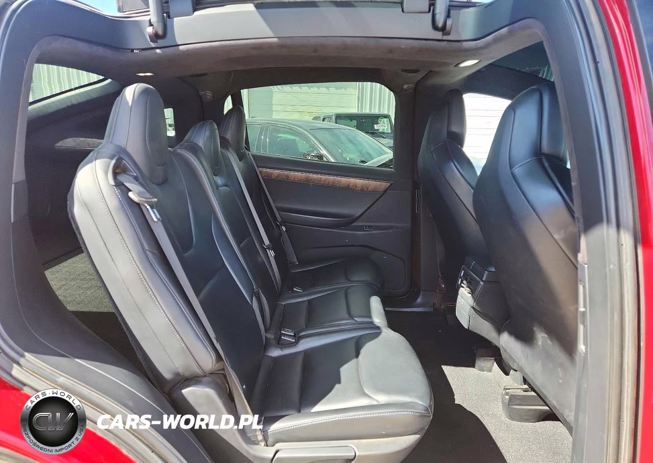 2018 Tesla Model X VIN:5YJXCDE2XJF142611 - 10