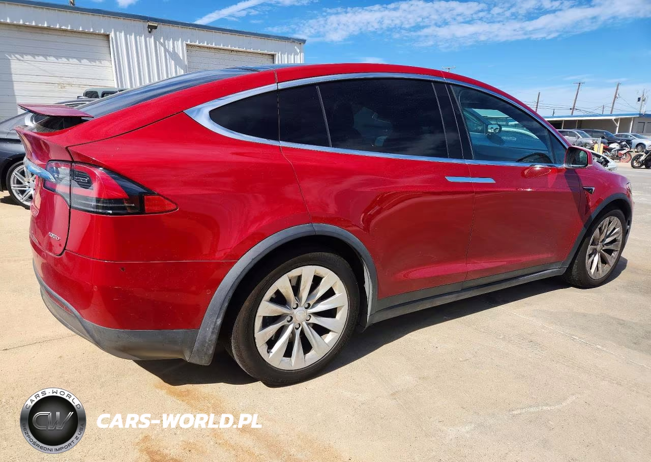 2018 Tesla Model X VIN:5YJXCDE2XJF142611 - 3