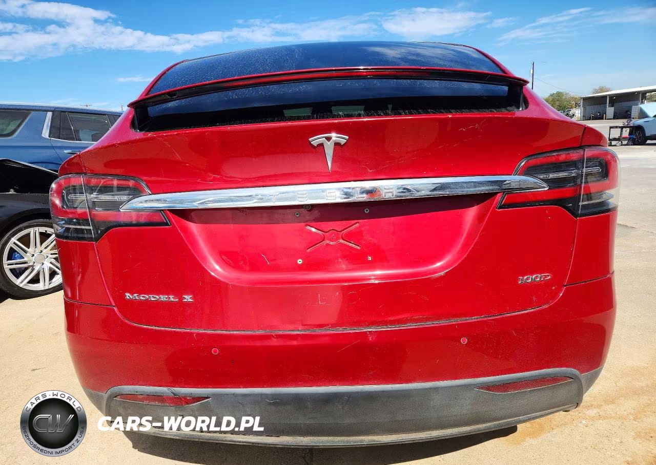 2018 Tesla Model X VIN:5YJXCDE2XJF142611 - 6
