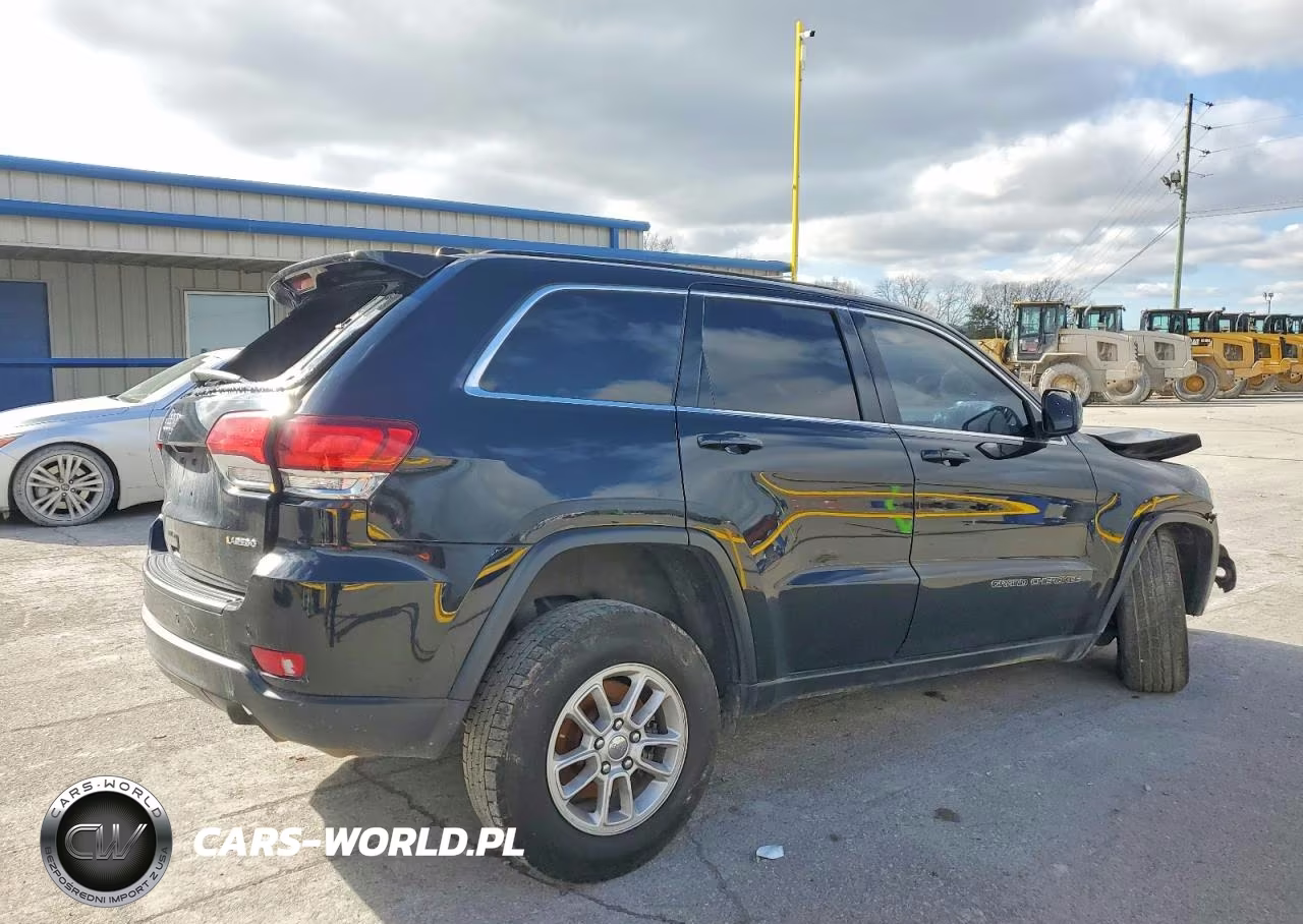2020 Jeep Grand Cherokee Laredo VIN:1C4RJFAG3LC184775 - 3