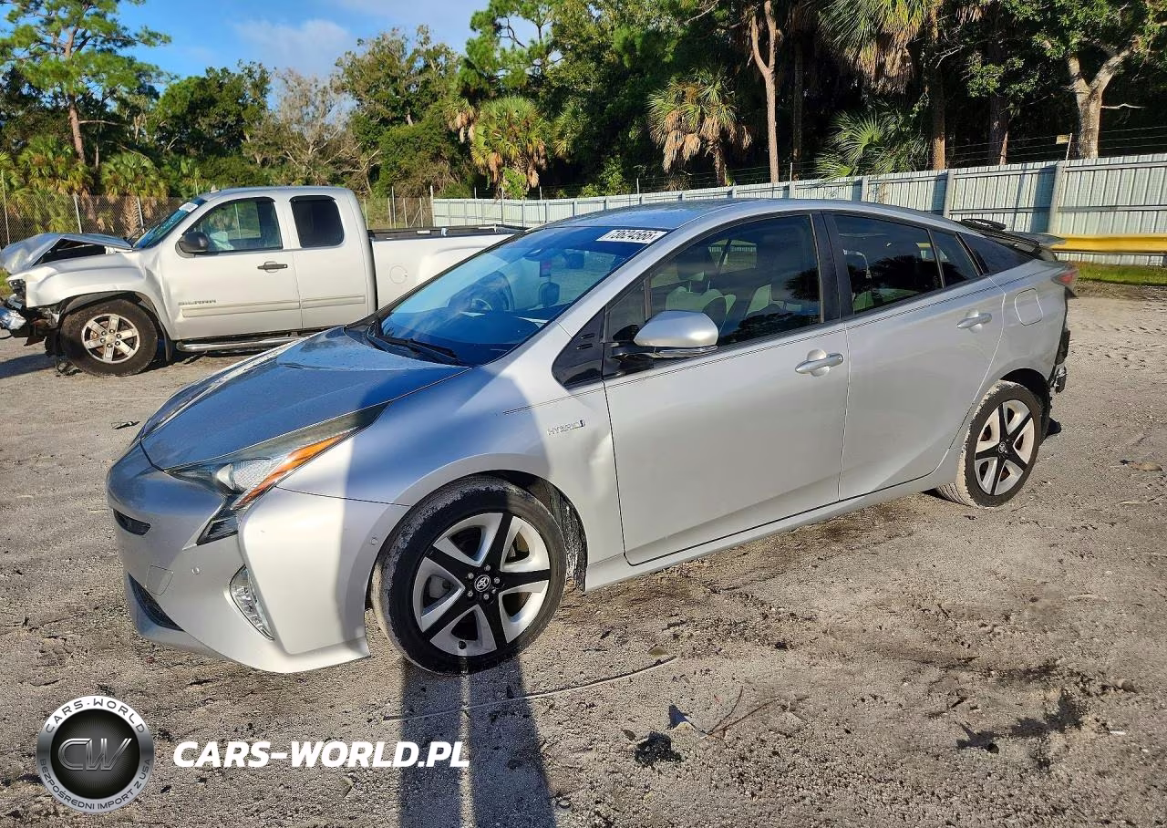2018 Toyota Prius Three Touring