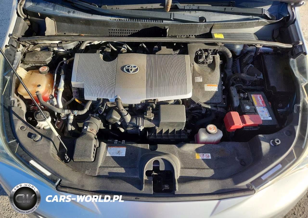2018 Toyota Prius Three Touring VIN:JTDKARFU2J3548635 - 11