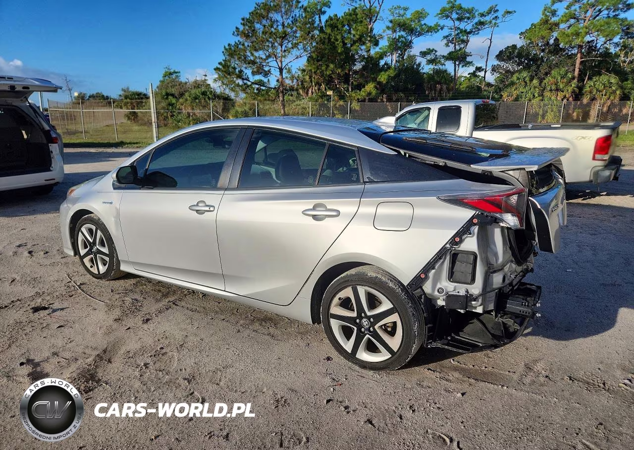 2018 Toyota Prius Three Touring VIN:JTDKARFU2J3548635 - 2