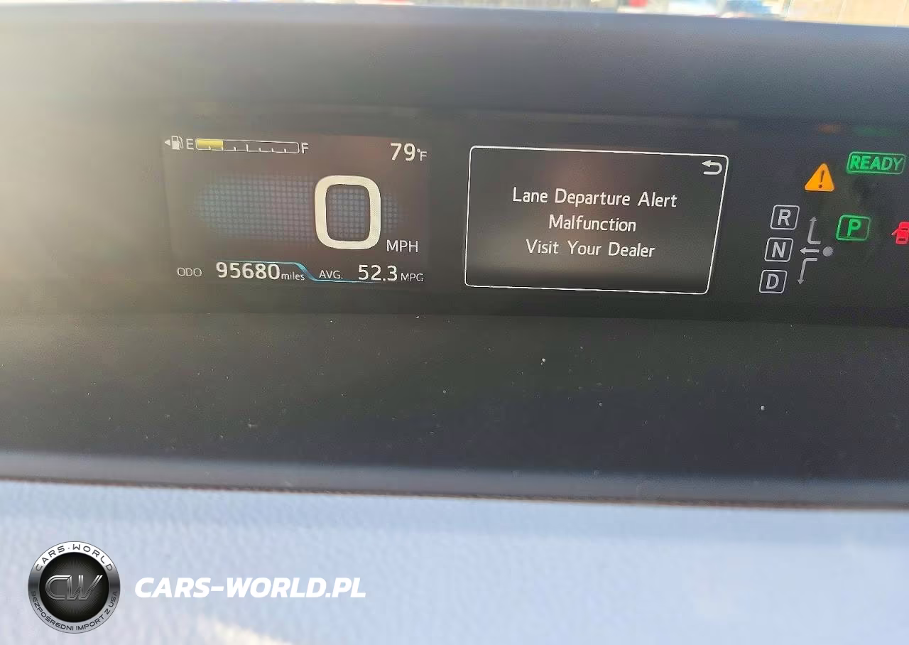 2018 Toyota Prius Three Touring VIN:JTDKARFU2J3548635 - 9