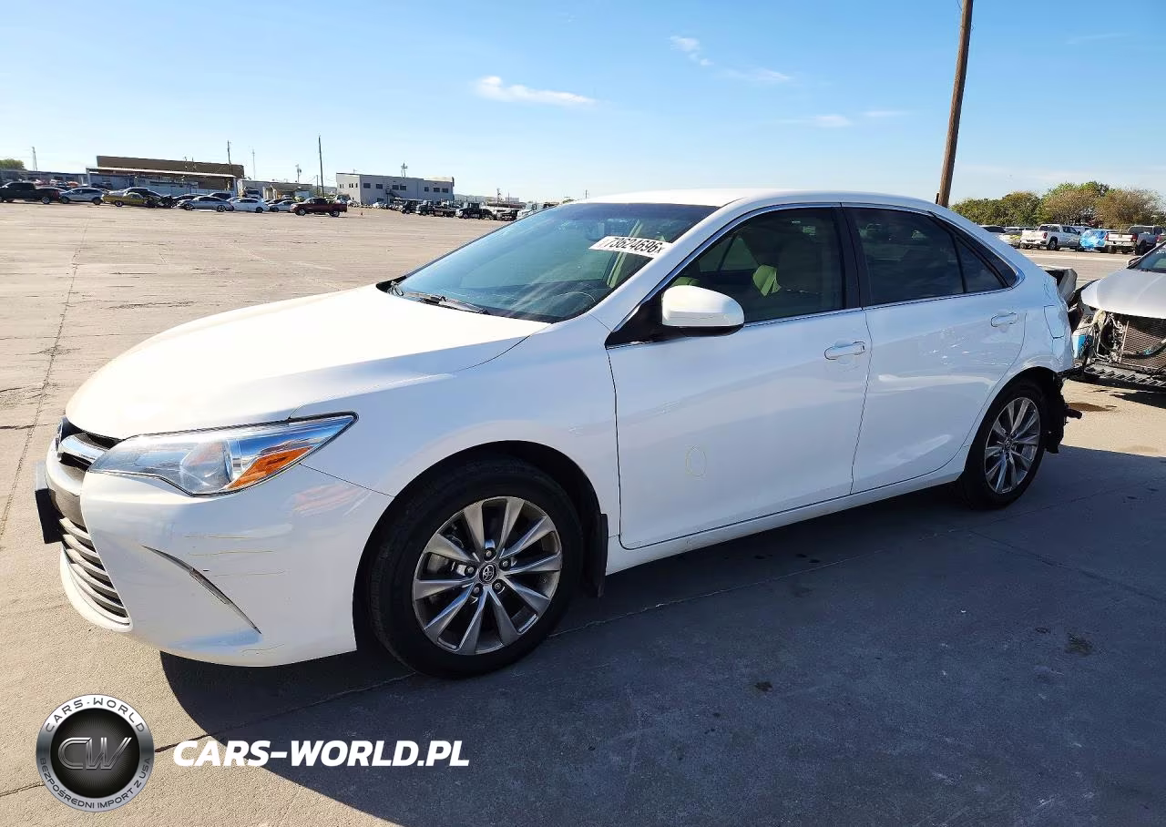 2016 Toyota Camry Xle VIN:4T4BF1FK3GR560797 - 1
