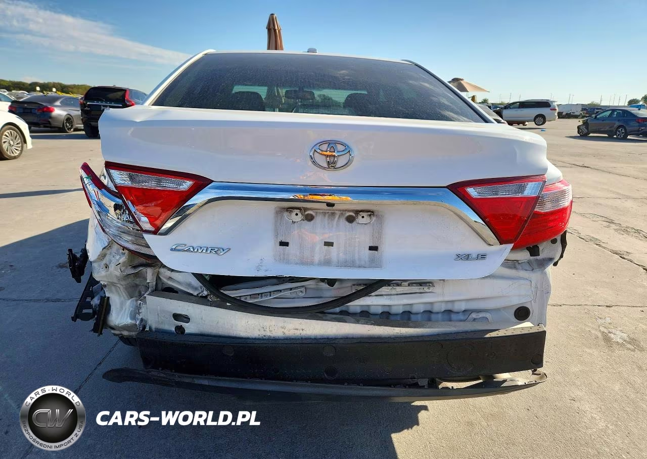 2016 Toyota Camry Xle VIN:4T4BF1FK3GR560797 - 6