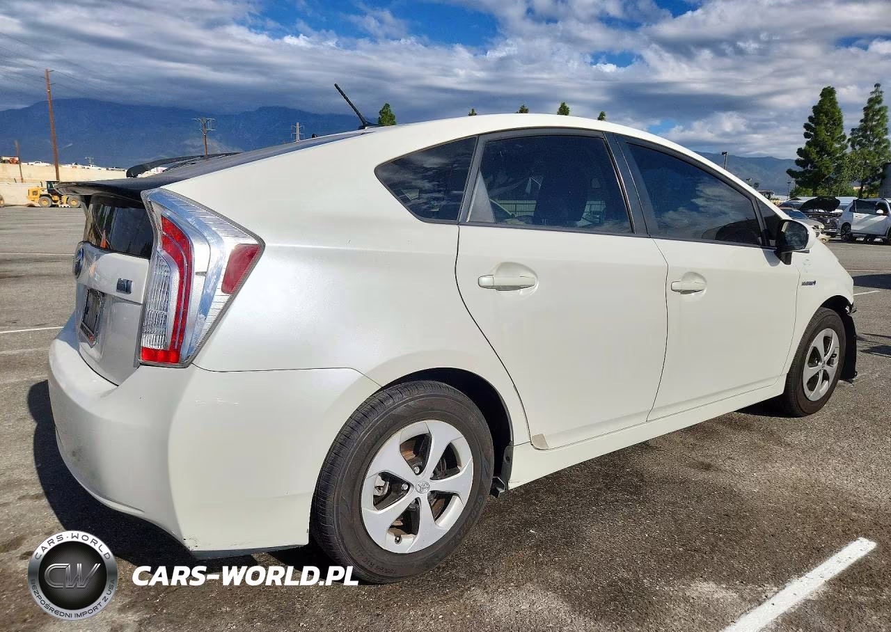 2012 Toyota Prius Three VIN:JTDKN3DU7C5451829 - 3