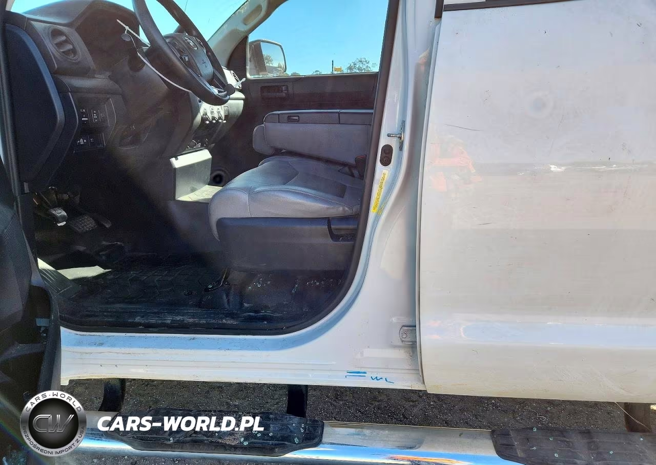 2019 Toyota Tundra Sr VIN:5TFRM5F17KX135446 - 12