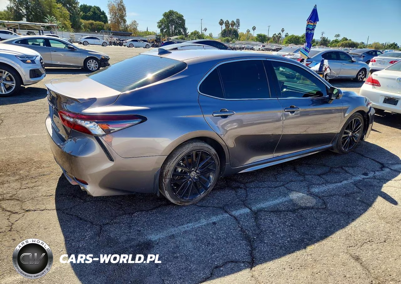 2021 Toyota Camry Xse VIN:4T1K61AK3MU444710 - 3