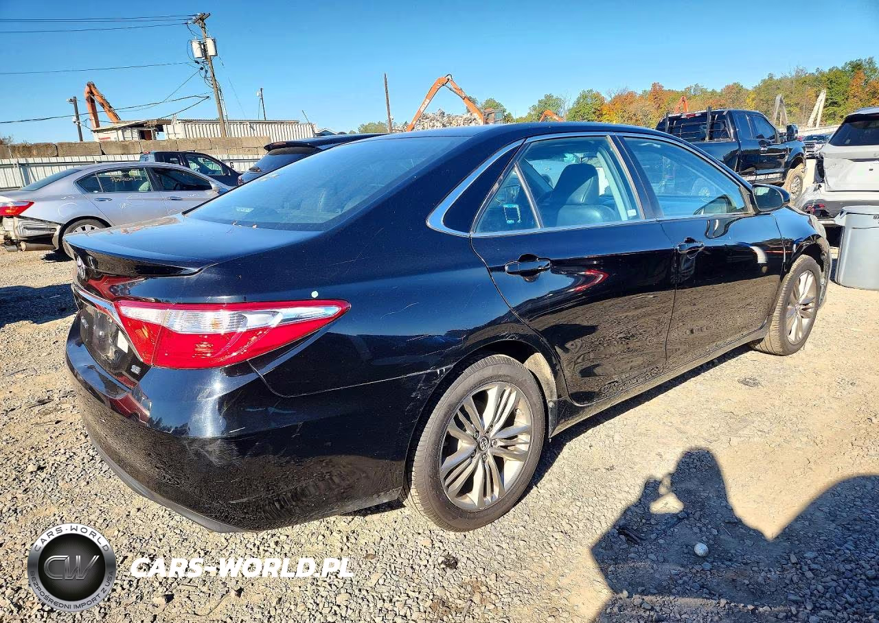 2017 Toyota Camry Se VIN:4T1BF1FK9HU319094 - 3
