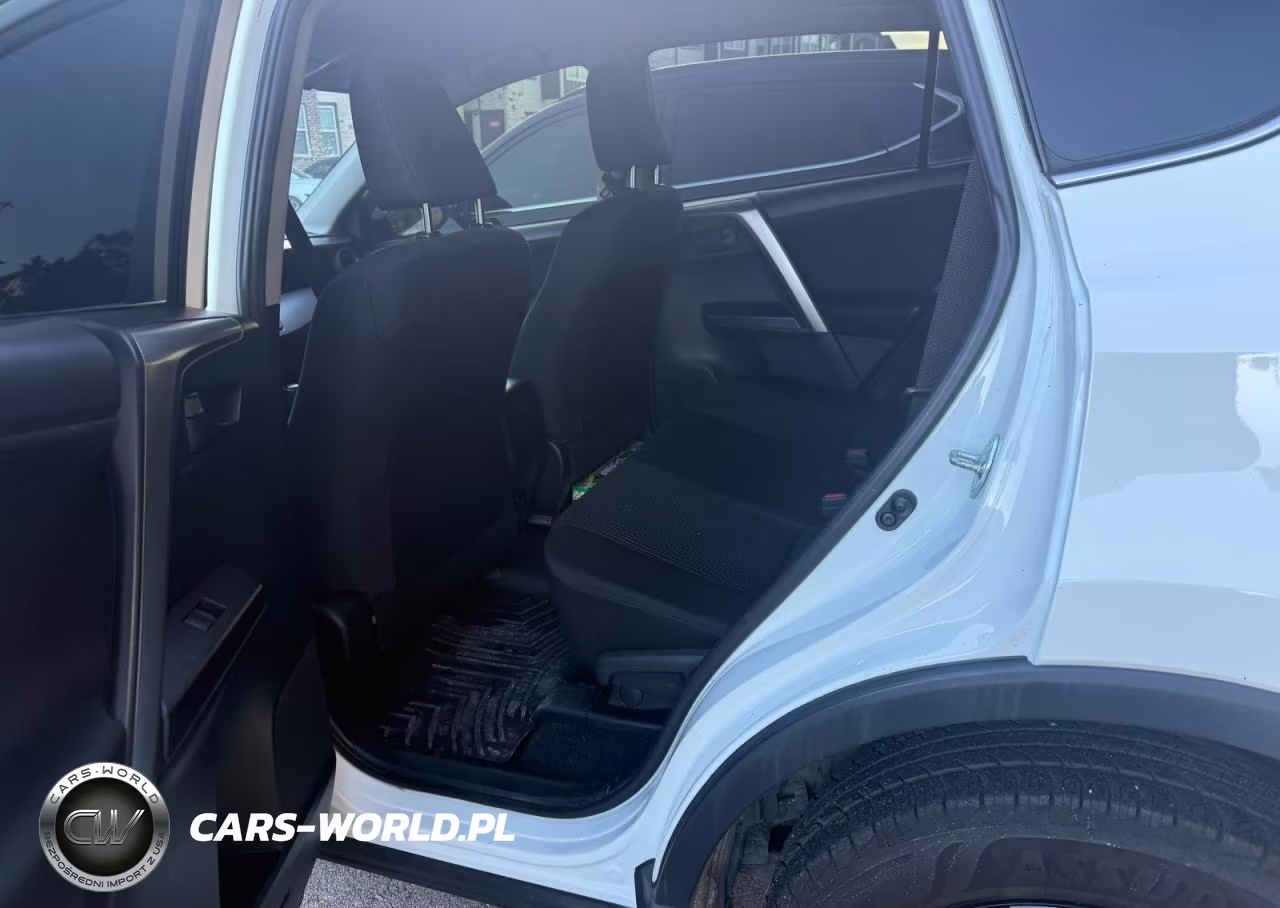 2018 Toyota Rav4 Le VIN:JTMZFREV2JJ724525 - 12