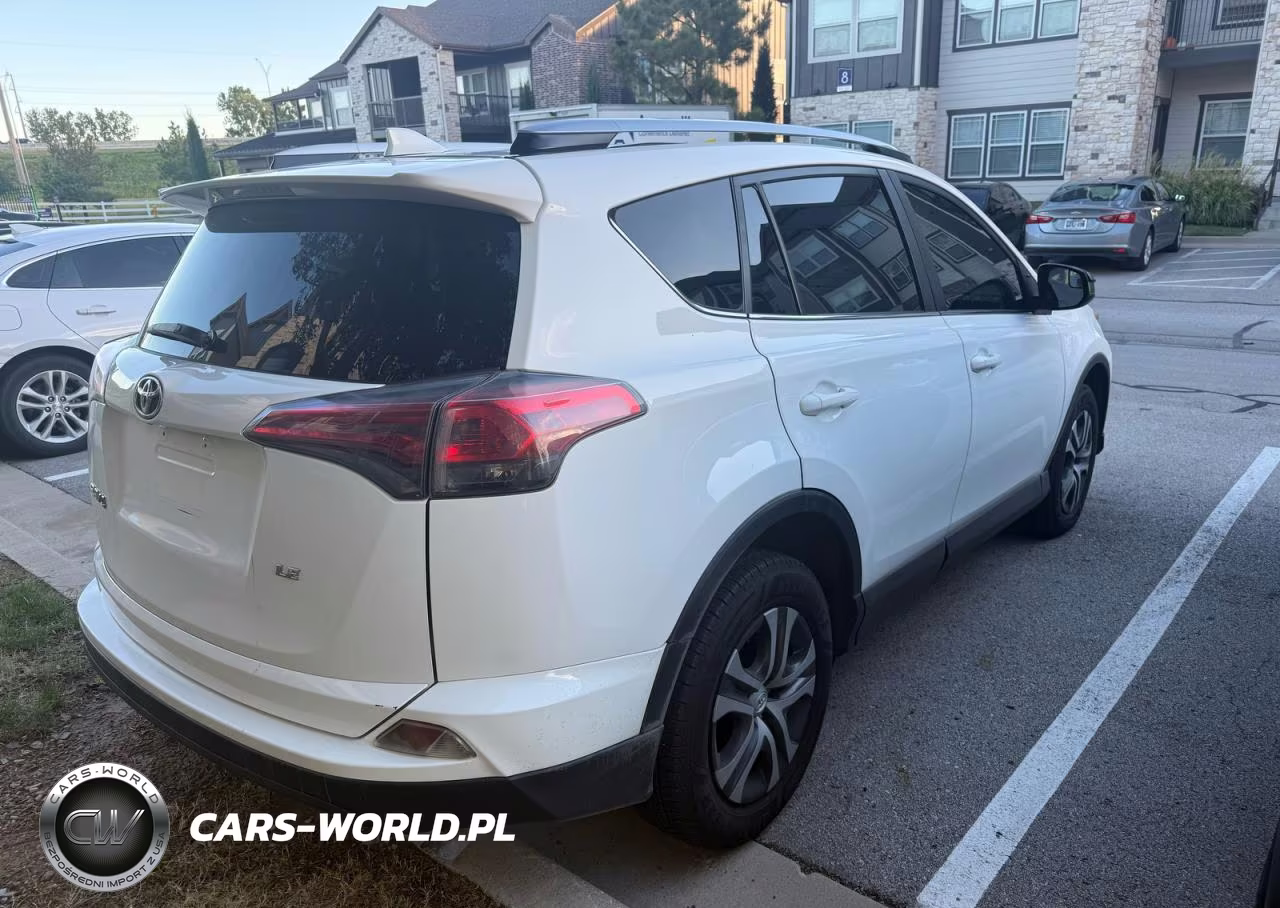 2018 Toyota Rav4 Le VIN:JTMZFREV2JJ724525 - 4