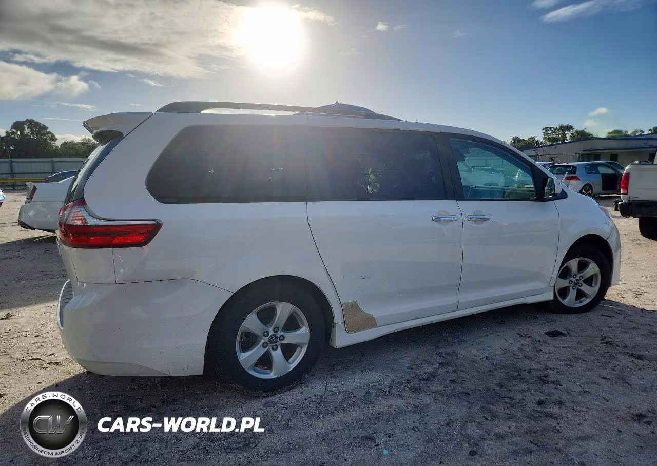 2019 Toyota Sienna Le VIN:5TDKZ3DC8KS998919 - 3