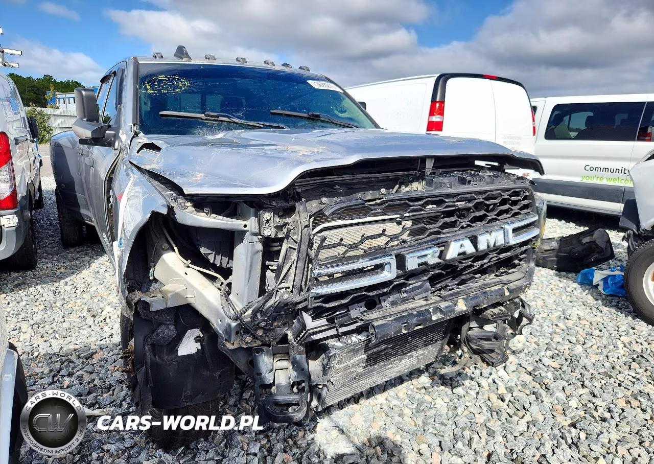2020 Ram 3500 Tradesman VIN:3C63RRGL6LG260658 - 4