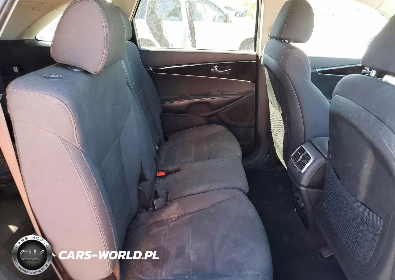 2020 Kia Sorento Lx VIN:5XYPG4A3XLG688923 - 11