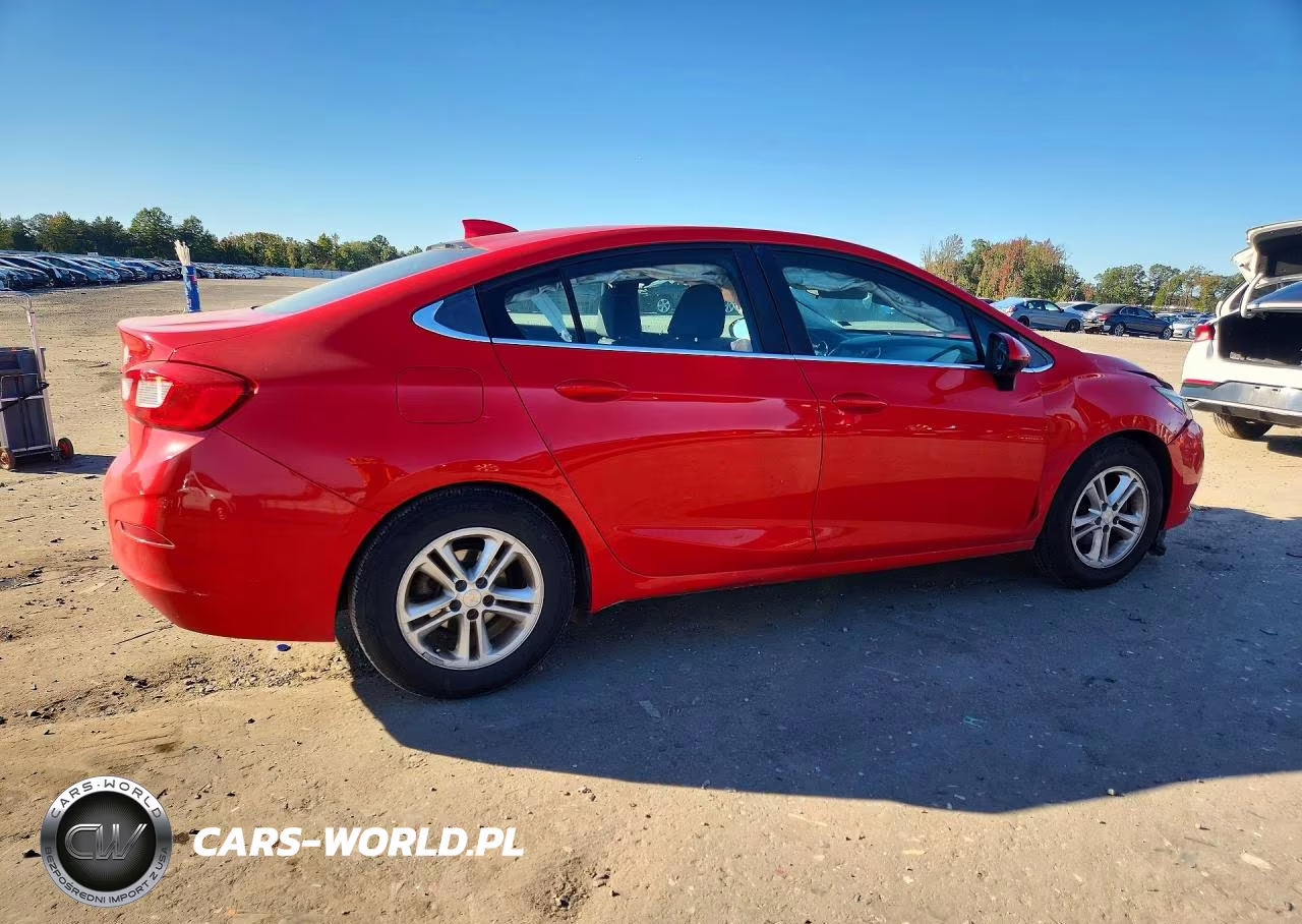 2018 Chevrolet Cruze Lt VIN:1G1BE5SM6J7162160 - 3
