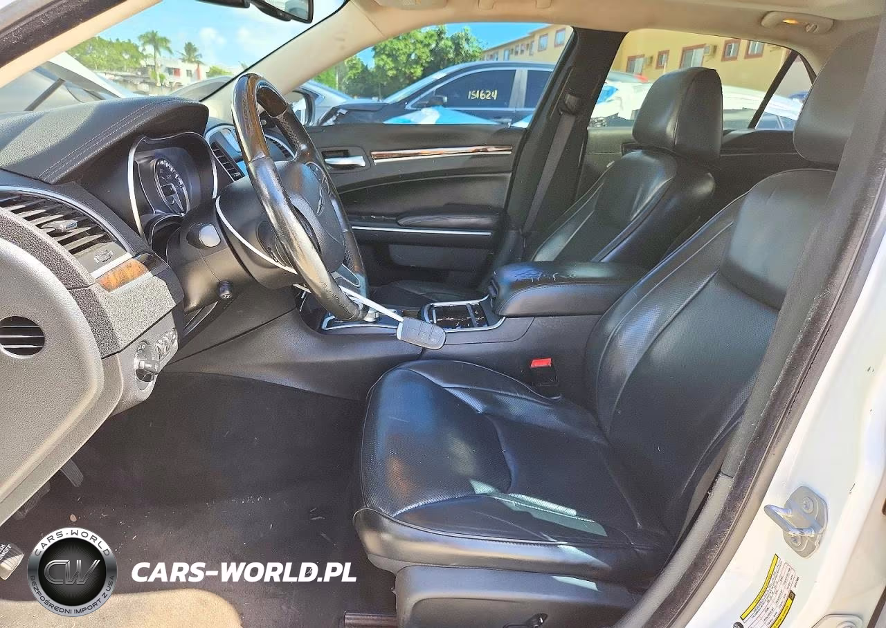 2016 Chrysler 300C VIN:2C3CCAEG6GH147594 - 7