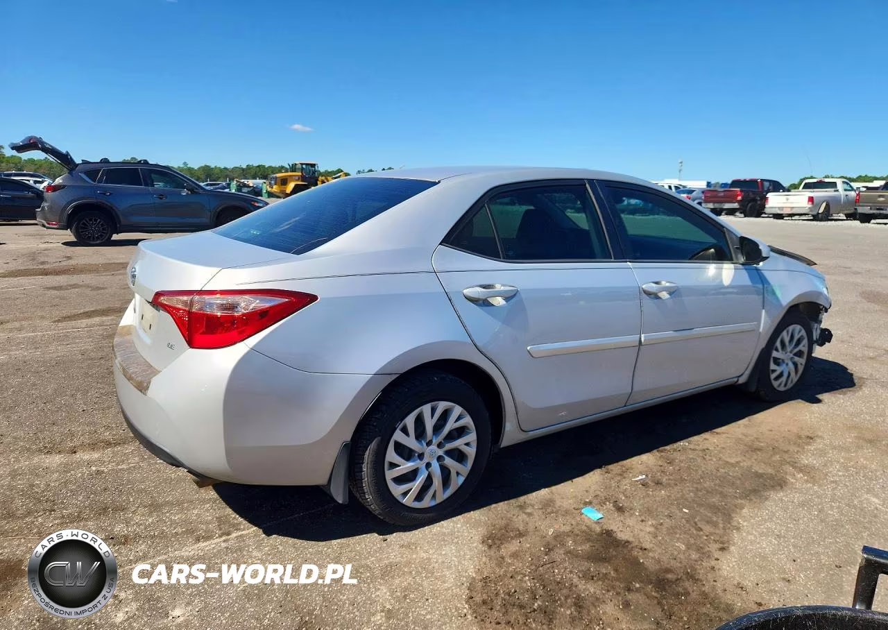 2019 Toyota Corolla Le VIN:2T1BURHE5KC172860 - 3