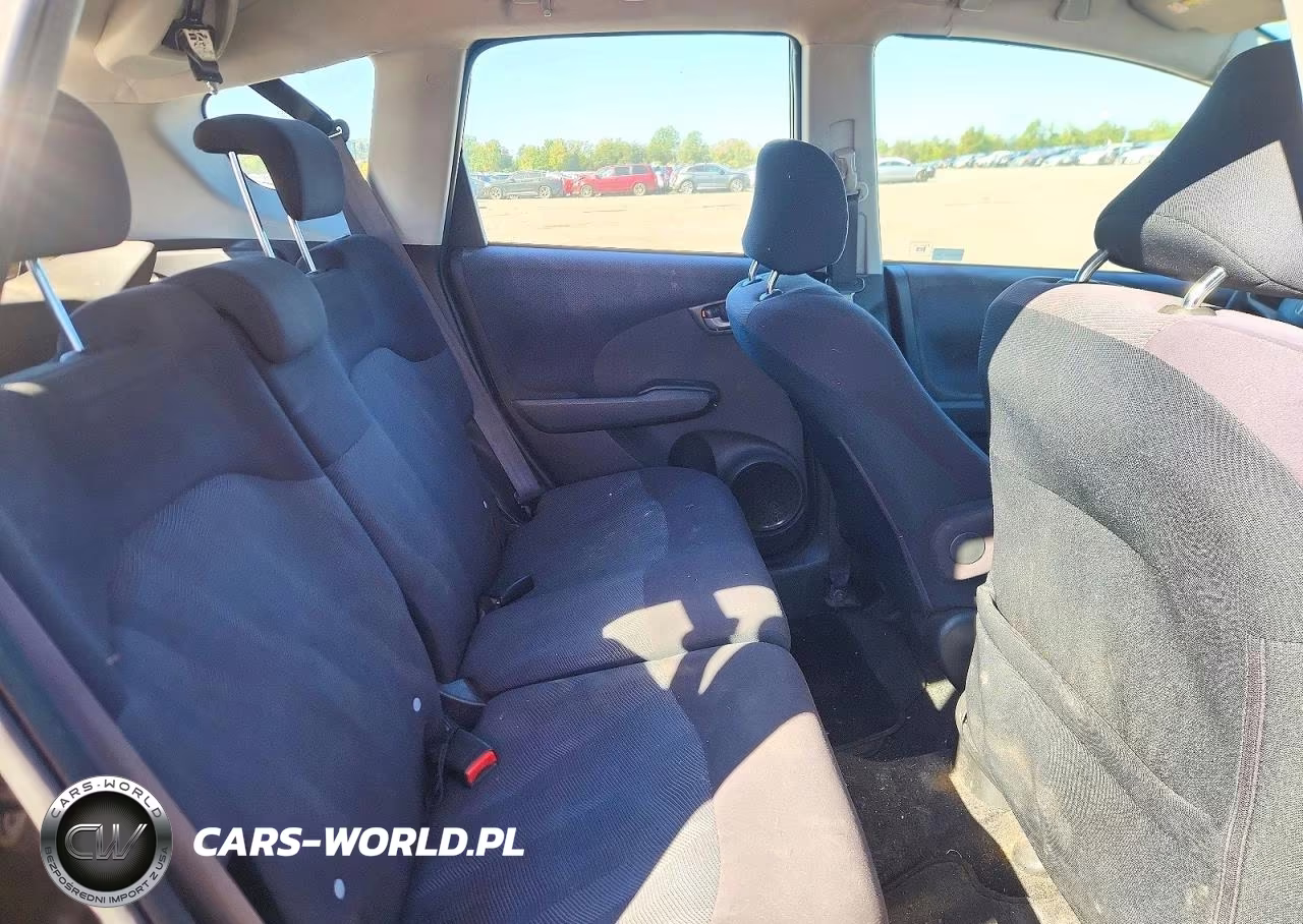2010 Honda Fit Sport VIN:JHMGE8H40AC028000 - 10