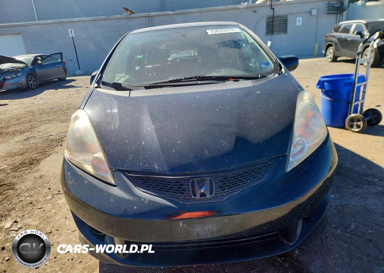 2010 Honda Fit Sport VIN:JHMGE8H40AC028000 - 5