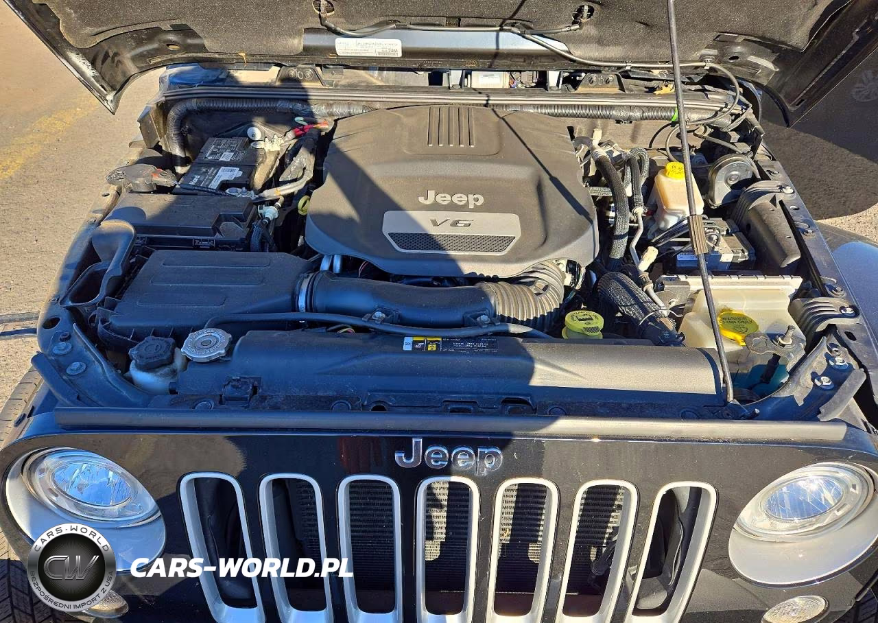 2018 Jeep Wrangler Unlimited Sahara VIN:1C4BJWEG7JL937359 - 11