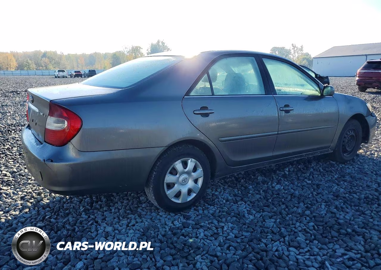 2002 Toyota Camry Le VIN:4T1BE32K82U525437 - 3