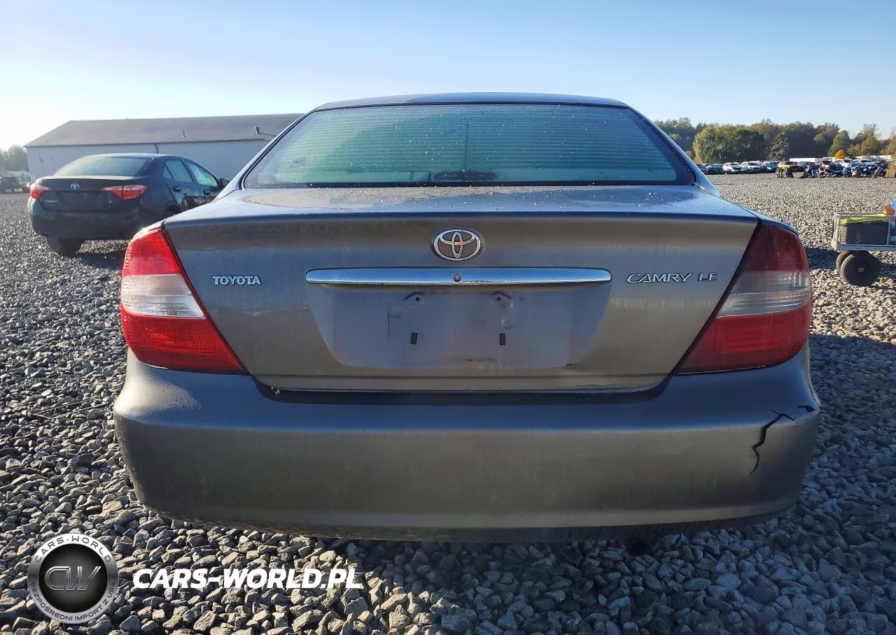 2002 Toyota Camry Le VIN:4T1BE32K82U525437 - 6
