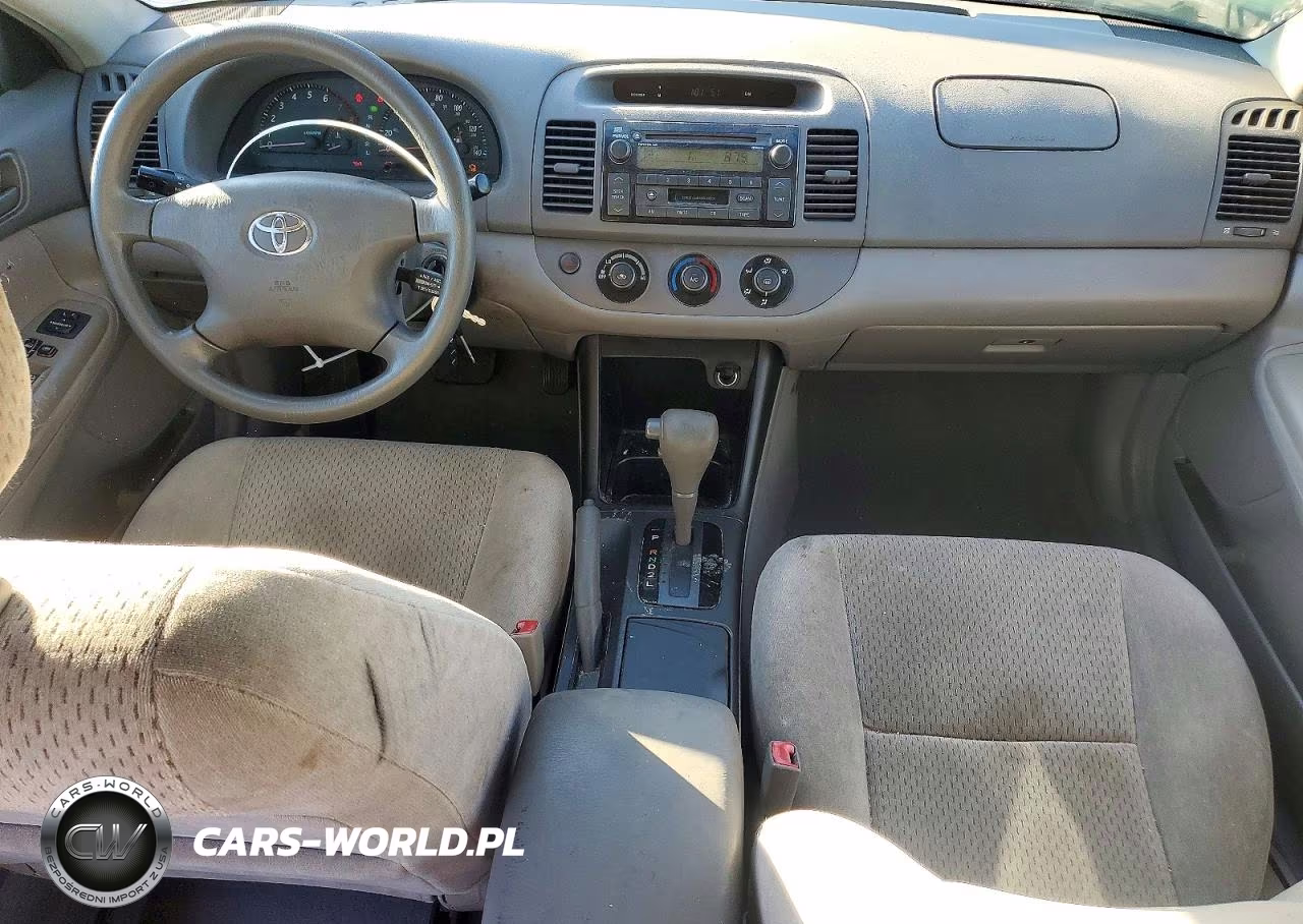 2002 Toyota Camry Le VIN:4T1BE32K82U525437 - 8