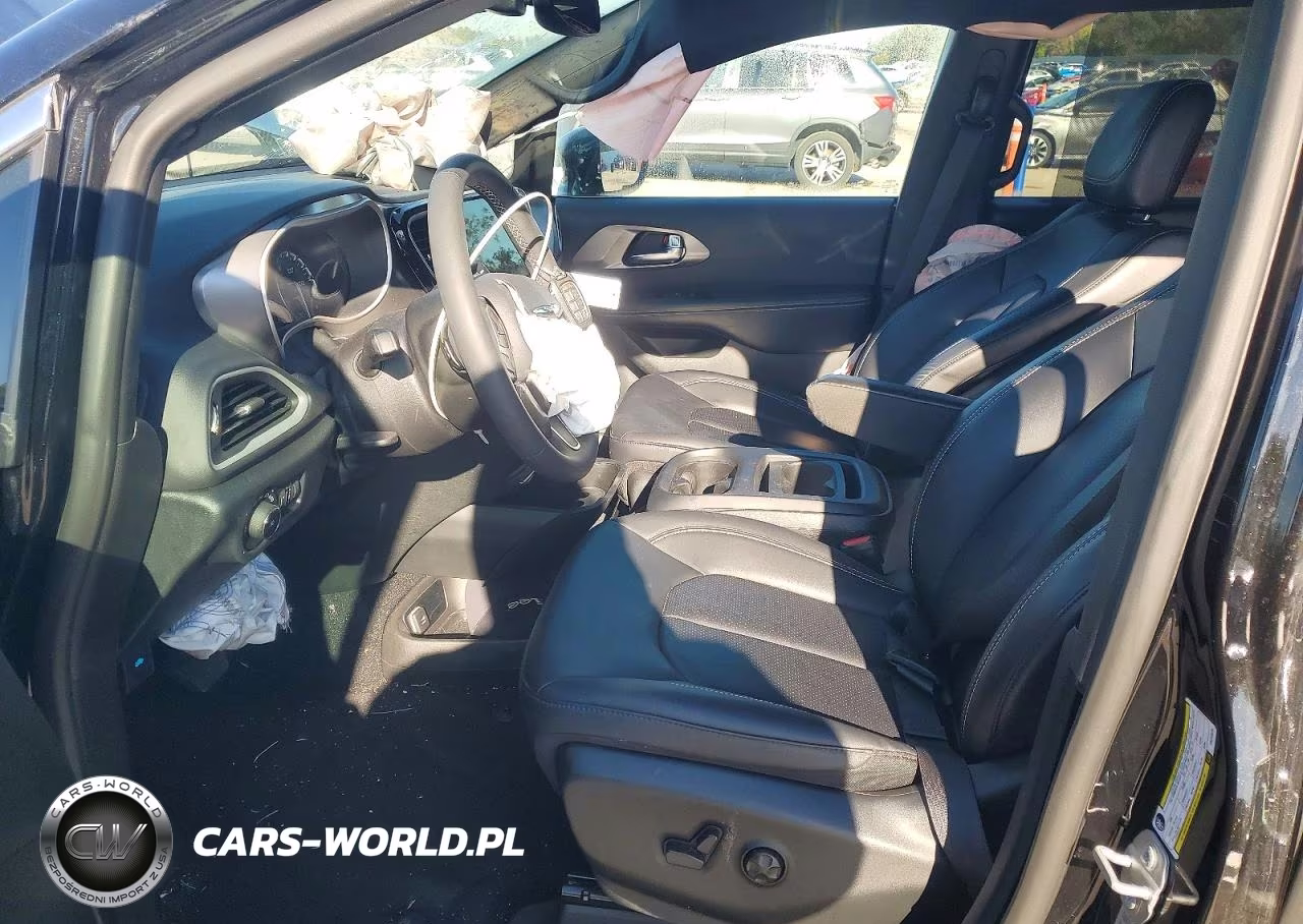 2026 Chrysler Pacifica Select VIN:2C4RC1BG4TR243528 - 7