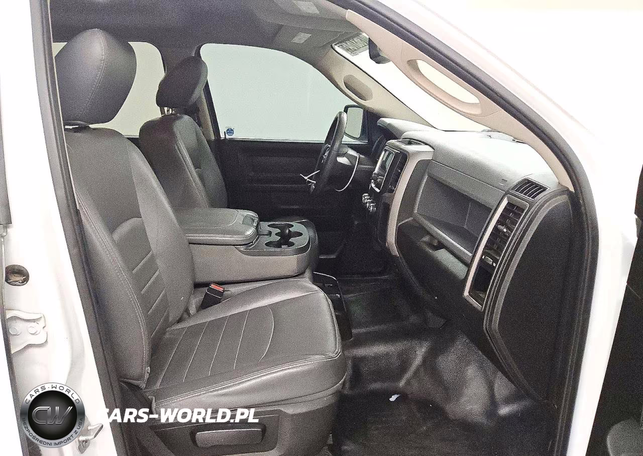 2019 Ram 1500 Classic Tradesman VIN:1C6RR6KT0KS633488 - 13