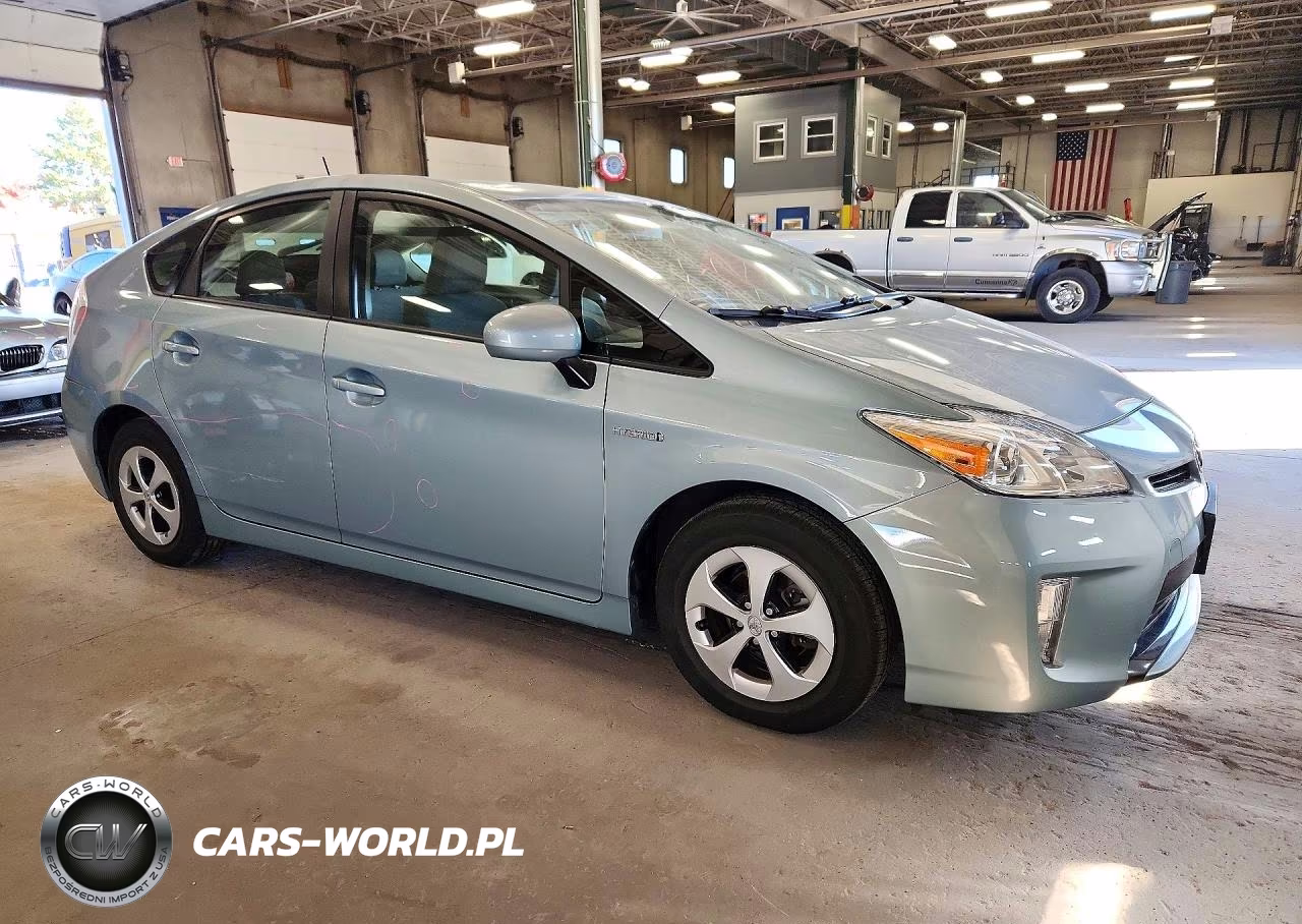 2013 Toyota Prius Two VIN:JTDKN3DU5D5653716 - 4