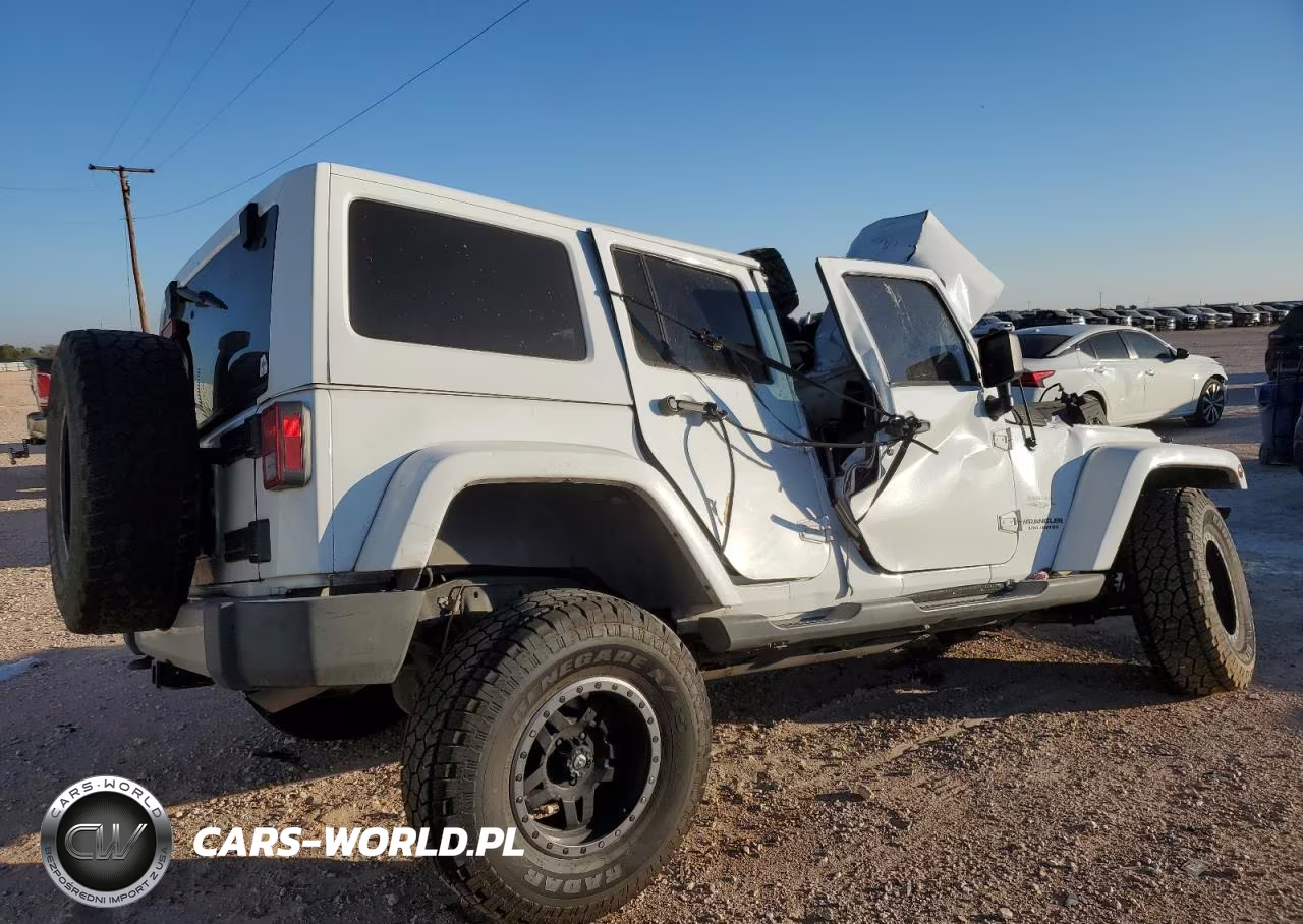 2012 Jeep Wrangler Unlimited Sahara VIN:1C4BJWEG7CL229440 - 3