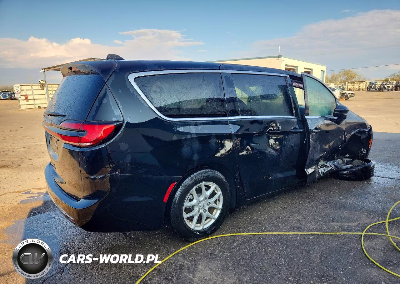 2026 Chrysler Pacifica Select VIN:2C4RC1BG7TR200737 - 3